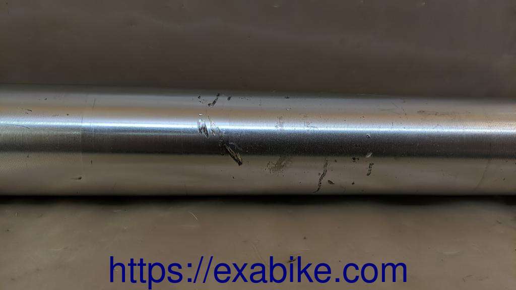 lower fork case Suzuki GSXR 750 - photo 2