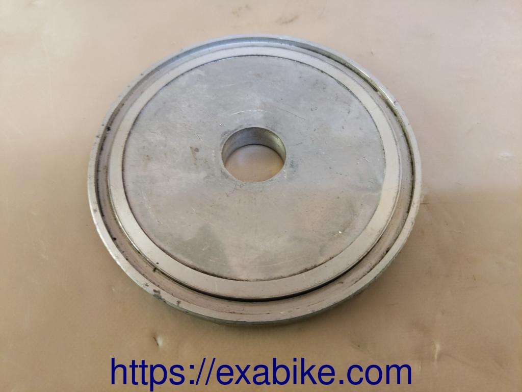 oil filter cover Kawasaki GPZ 600 R - photo 2
