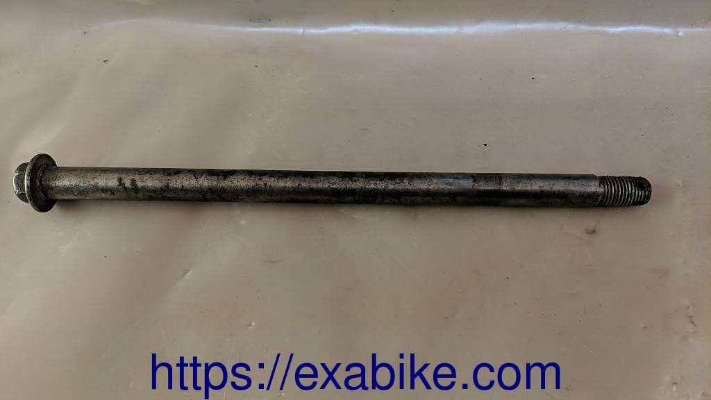 wheel axle, rear Suzuki DR 125 - photo 1