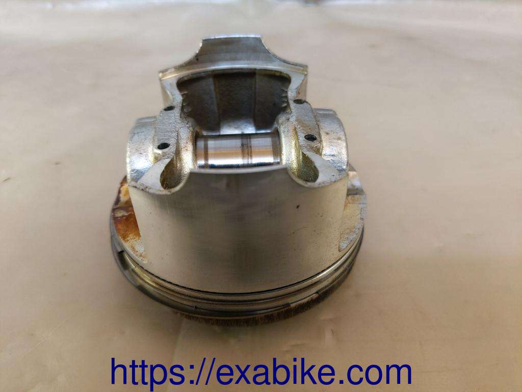 piston Suzuki GSXR 750 - photo 2