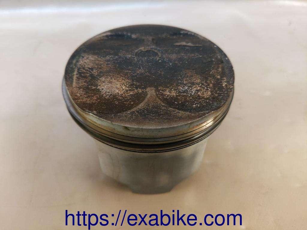 piston Suzuki GSXR 750 - photo 1