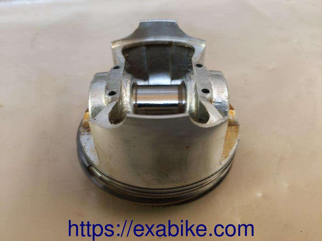 piston Suzuki GSXR 750 - photo 2