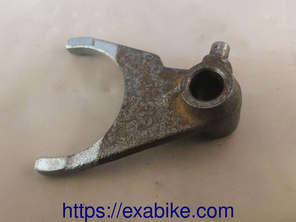 gearshift fork Suzuki GSX750ES - photo 2