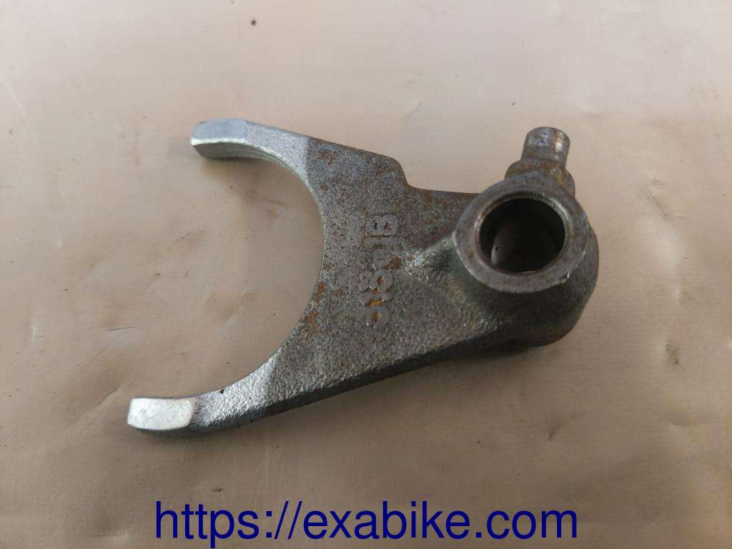 gearshift fork Suzuki GSX750ES - photo 2