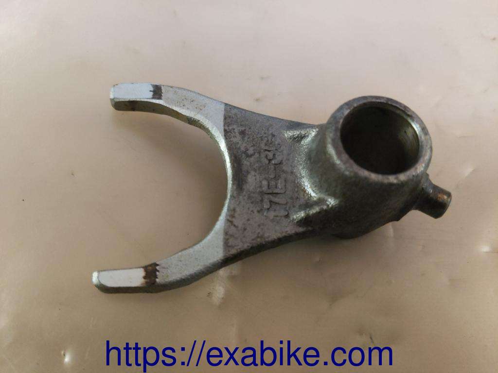 gearshift fork Suzuki GSXR 750 - photo 1