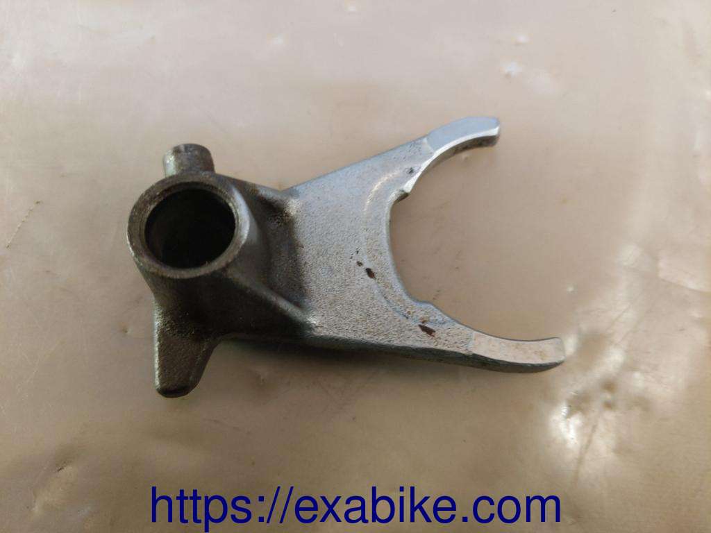 fourchette de boite Kawasaki GPZ 550 - photo 1
