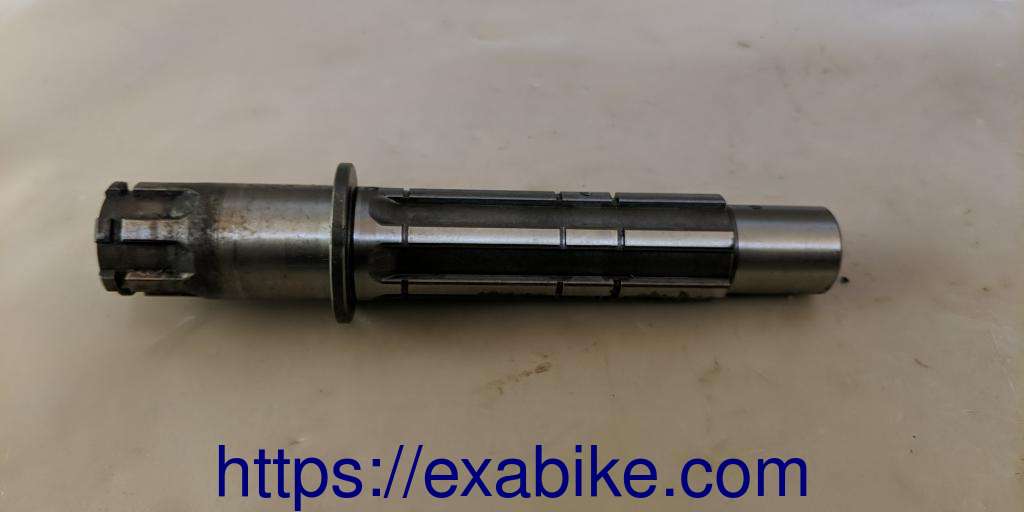 gearbox secondary shaft Suzuki DR 600 - photo 1