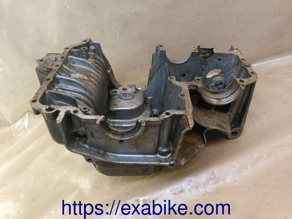 lower crankcase Honda CB250T - photo 2