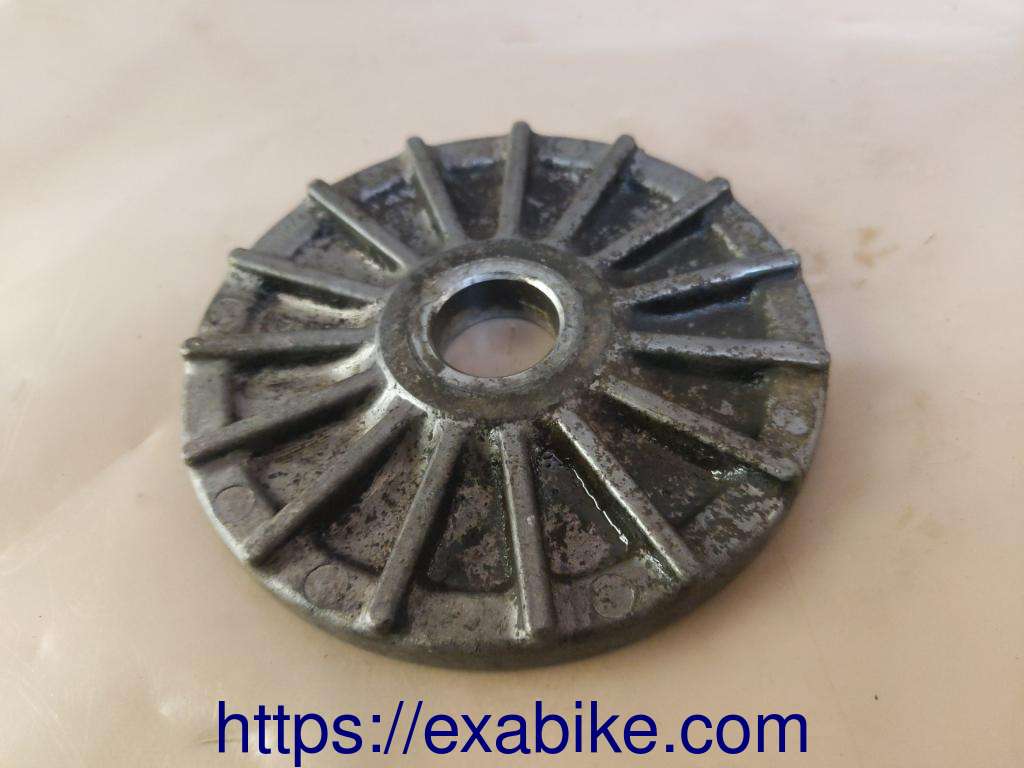 oil filter cover Kawasaki GPZ 400 ZX - photo 1