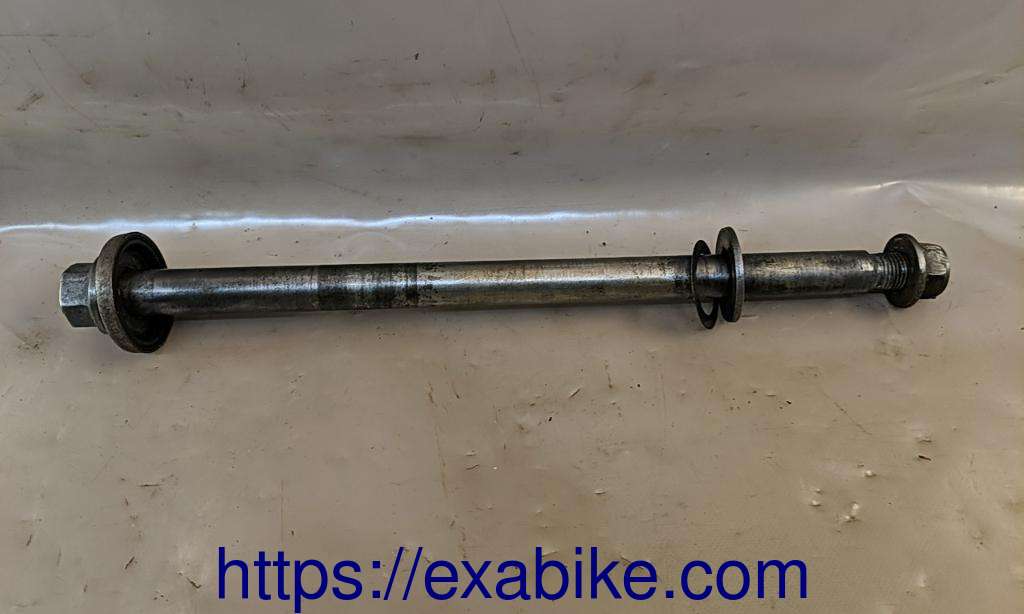 swingarm axle Yamaha YBR 125 - photo 1