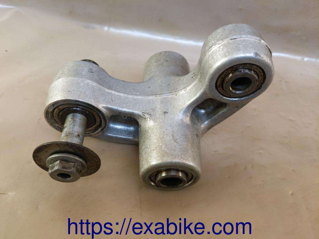swingarm connecting Suzuki GSXR 600 - photo 2