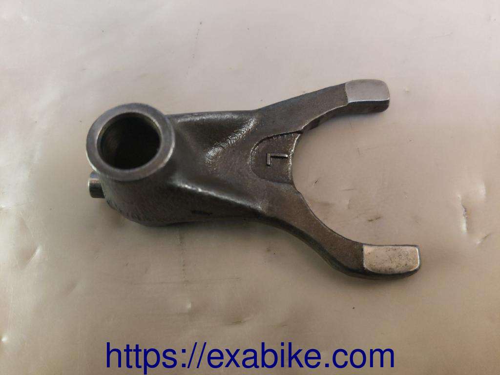 gearshift fork Yamaha YBR 125 - photo 1