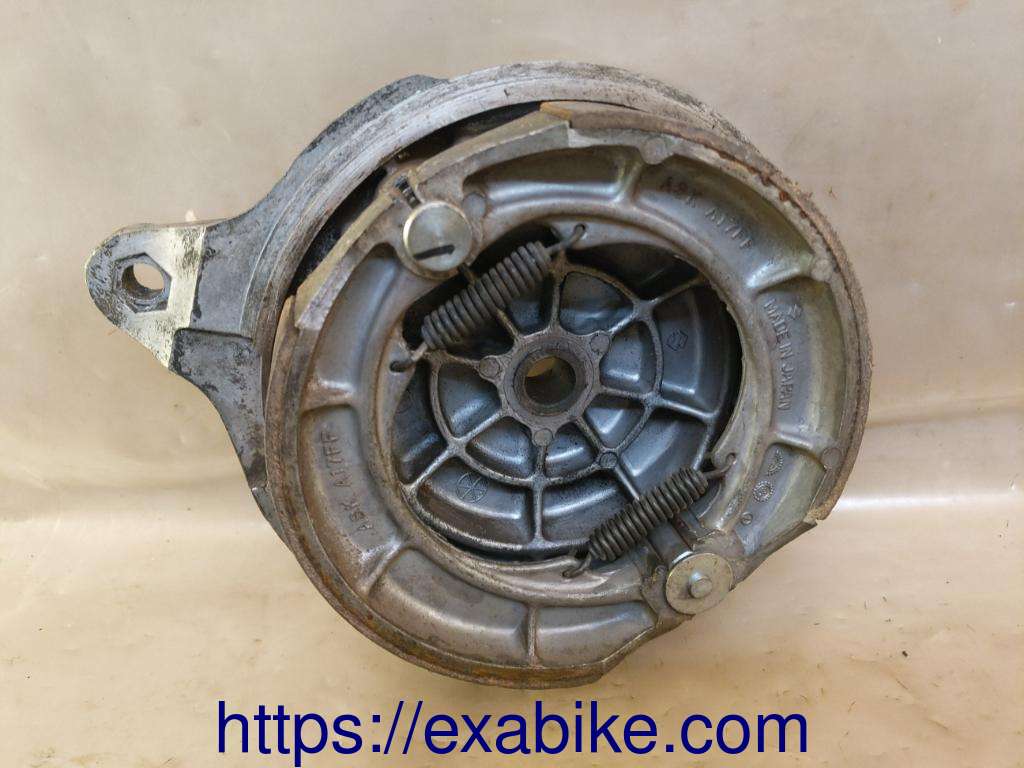 brake panel, rear Suzuki GSX 250 - photo 2