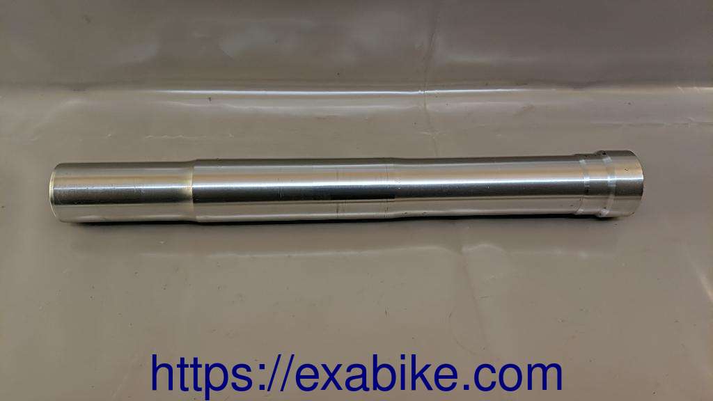 lower fork case Suzuki GSXR 750 - photo 1