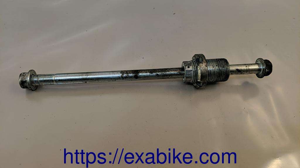 engine bolt Suzuki GSXR 600 - photo 1