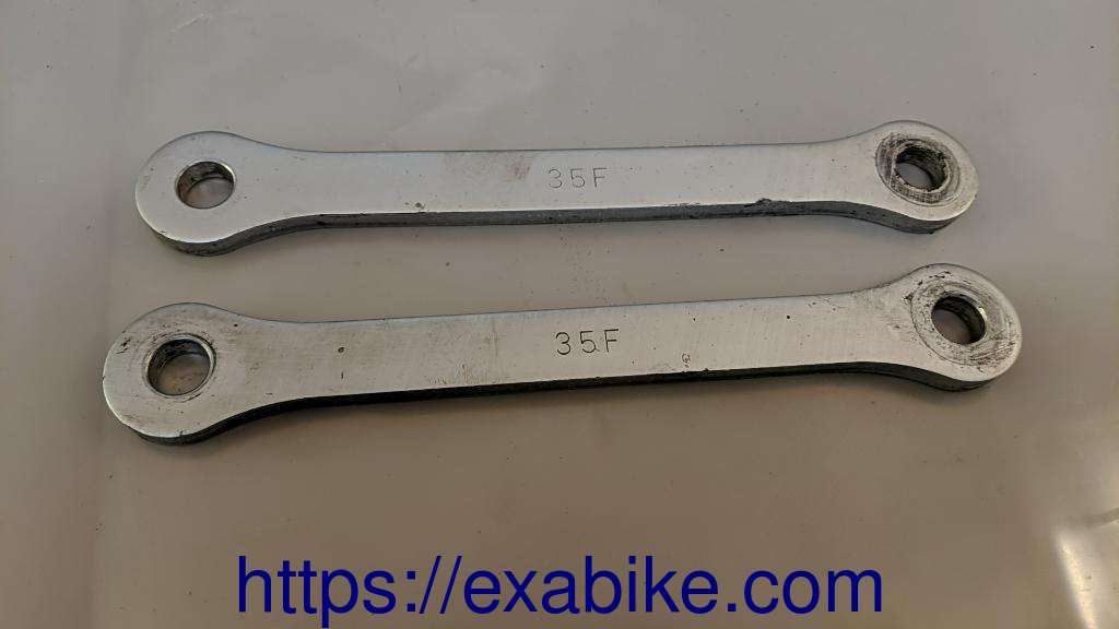 swingarm connecting joints Suzuki GSXR 600 - photo 1