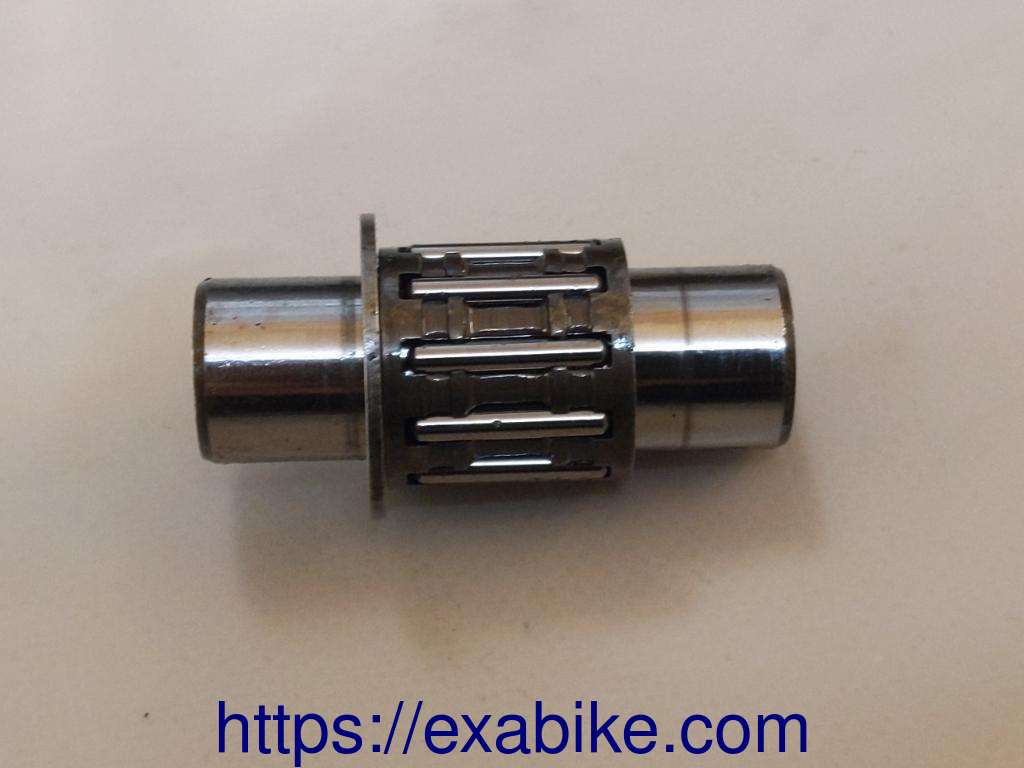 starter gear axle Suzuki GSXR 750 - photo 1