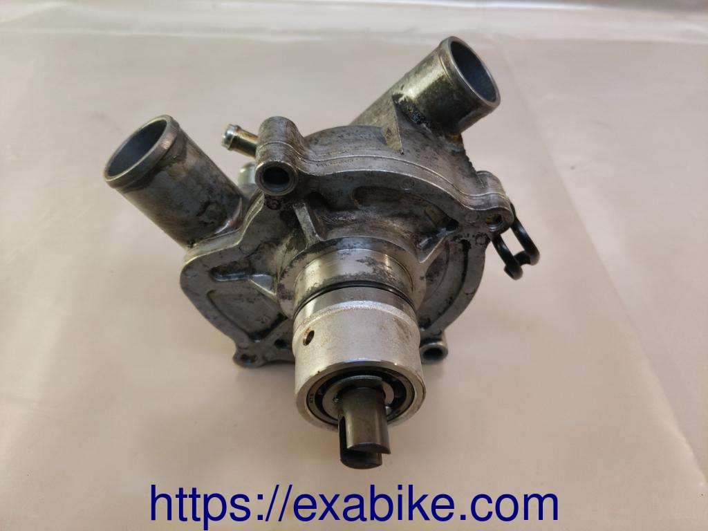 pompe à eau Suzuki GSXR 750 - photo 2