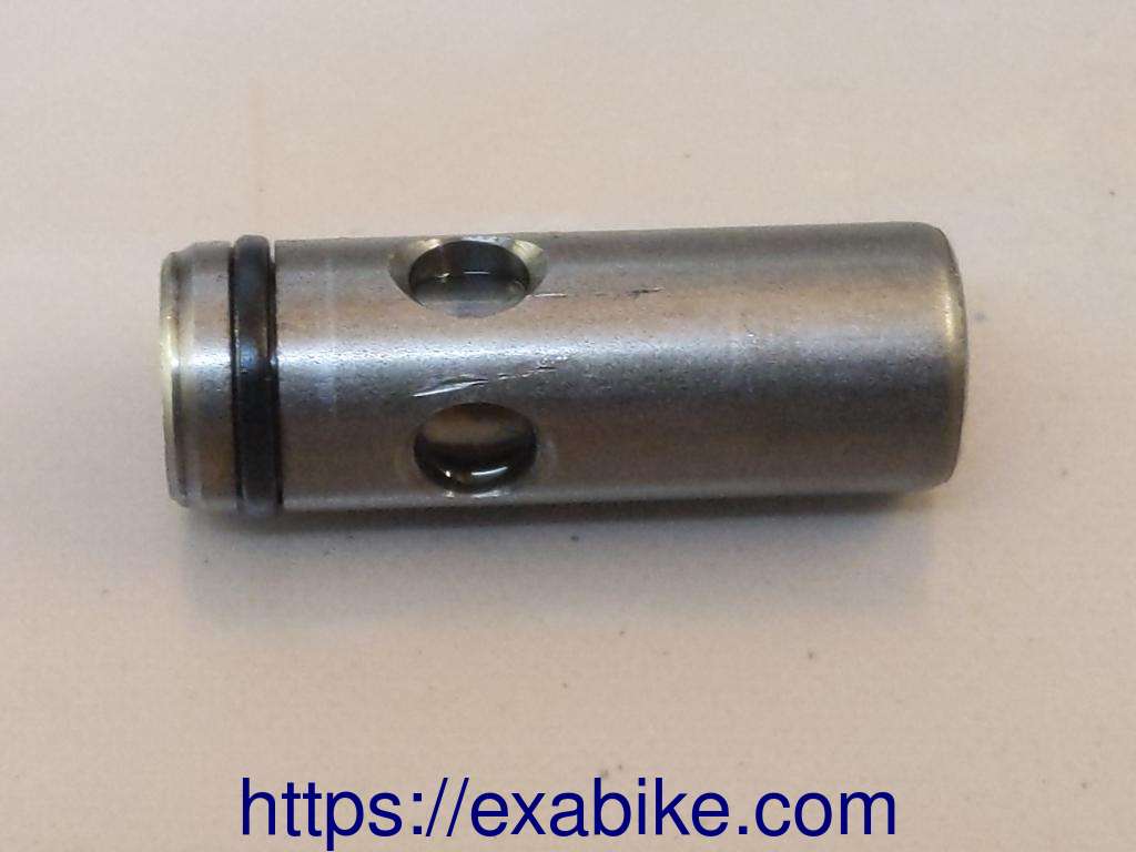 oil valve Suzuki GSXR 600 - photo 1