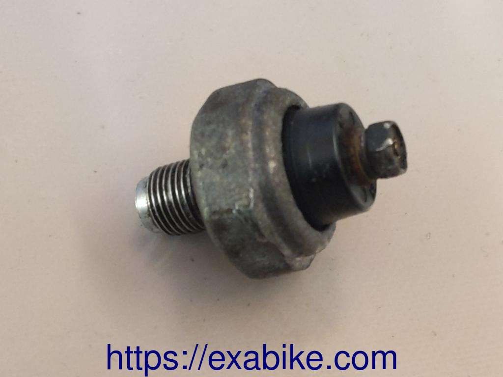 oil pressure switch Suzuki GSXR 600 - photo 1