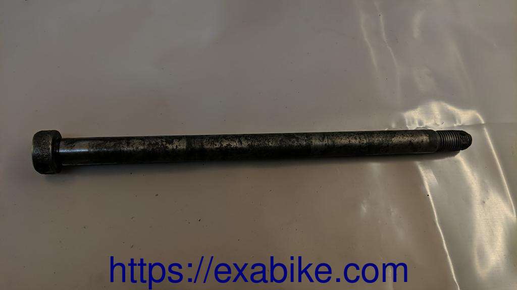 wheel axle, rear Suzuki GSX 400 - photo 1