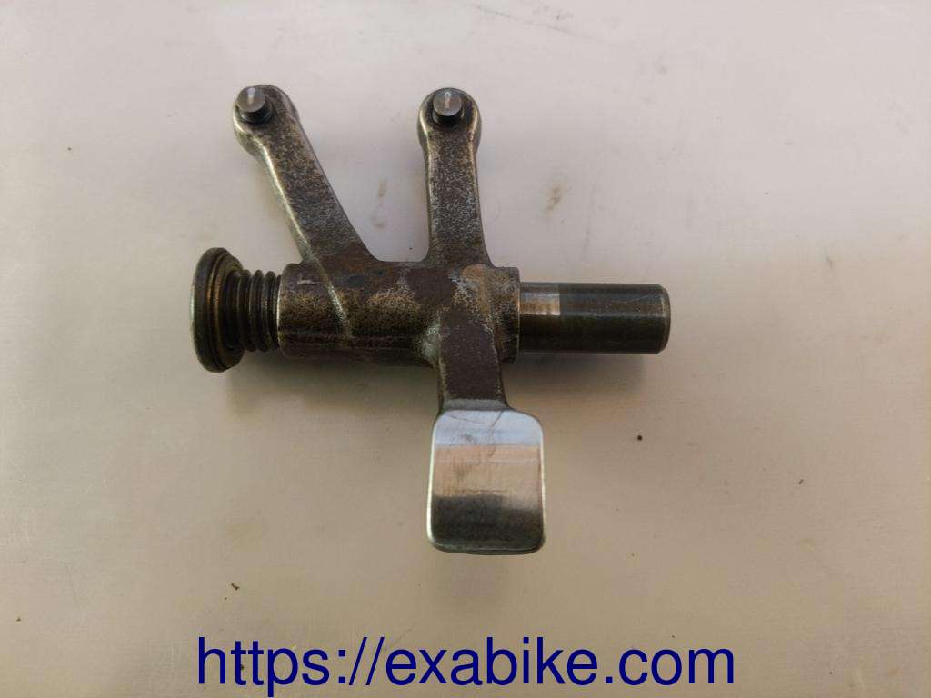 culbuteur d'échappement Suzuki VX 800 - photo 2