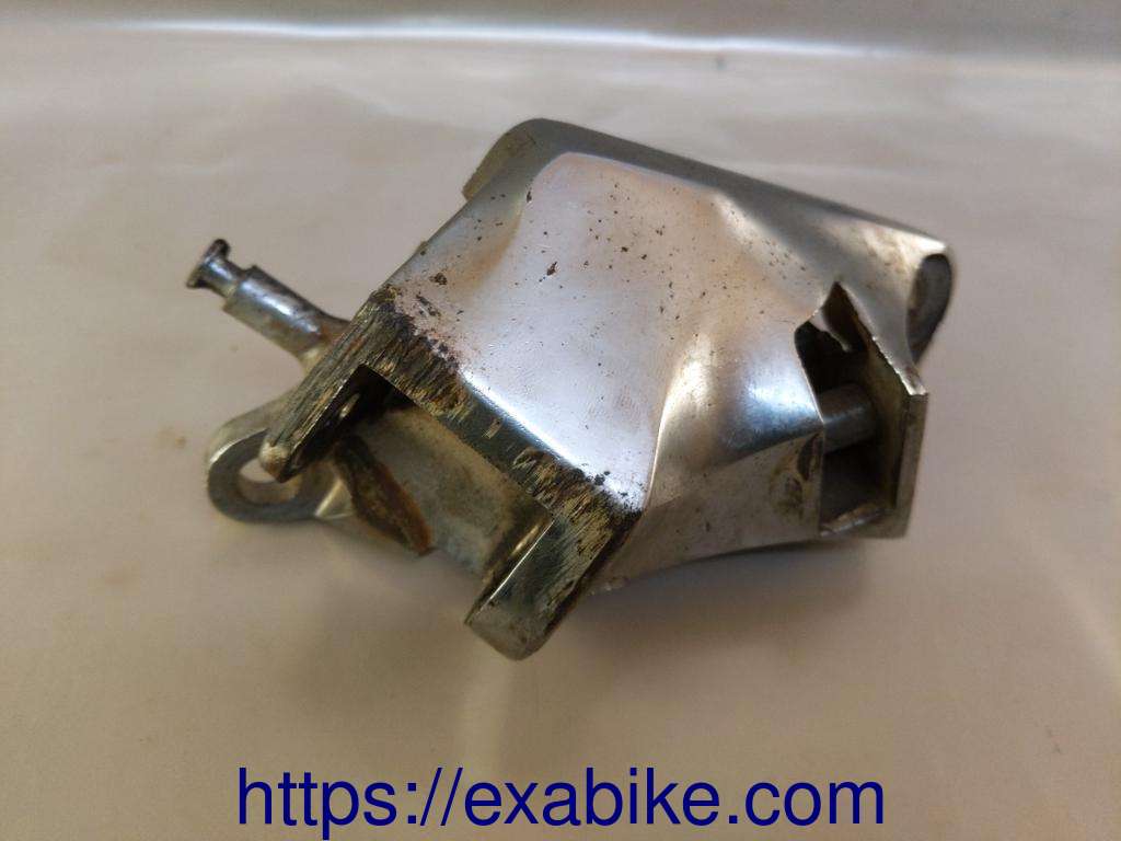 footrest bracket, front left Suzuki LS 650 Savage - photo 1