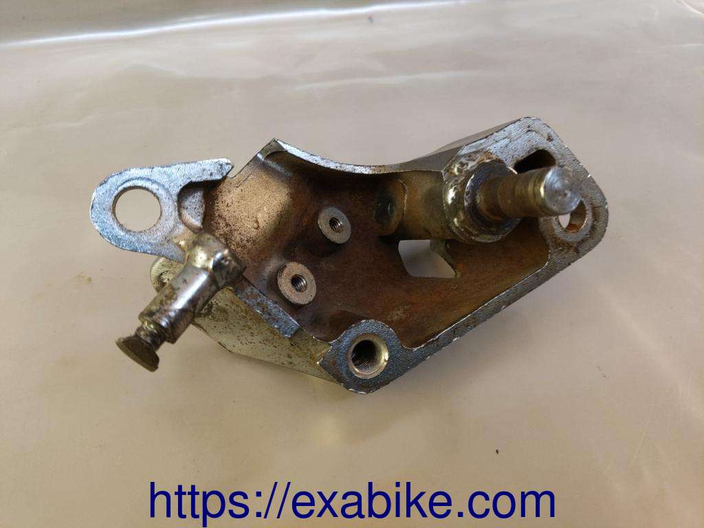 footrest bracket, front left Suzuki LS 650 Savage - photo 2