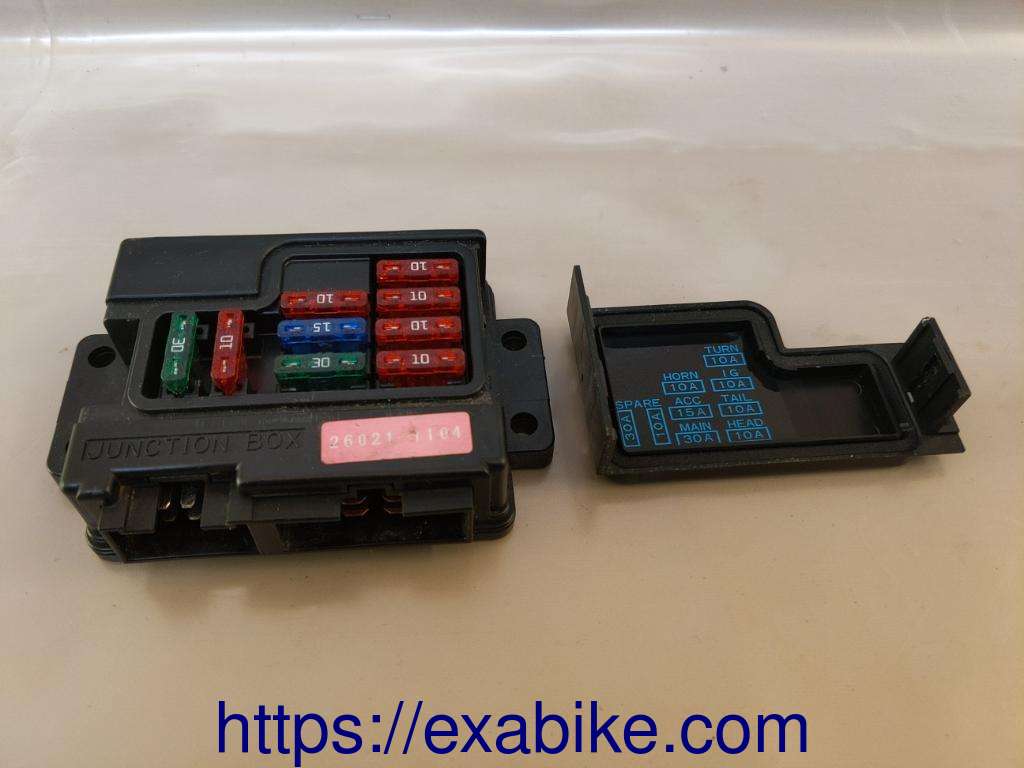 boite à fusibles Kawasaki ZR-7 - photo 1