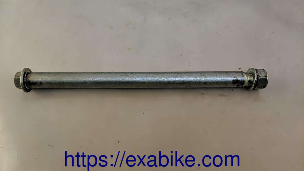 swingarm axle Suzuki RF 900 - photo 1