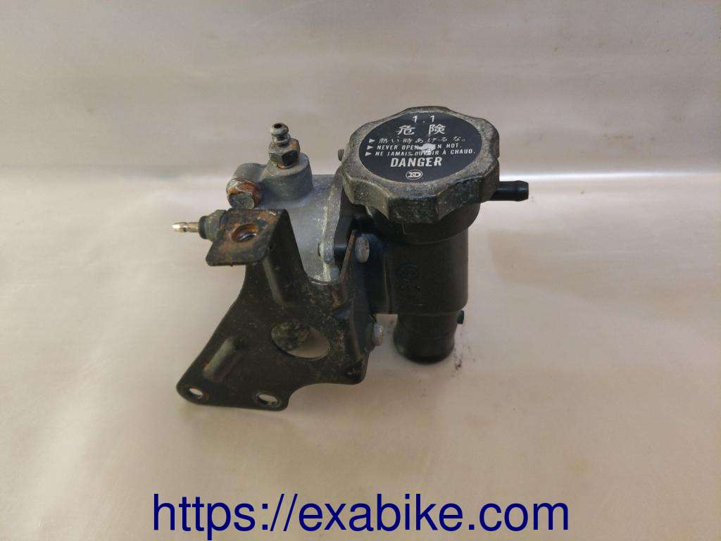 thermostat case Kawasaki ZZR 600 - photo 1
