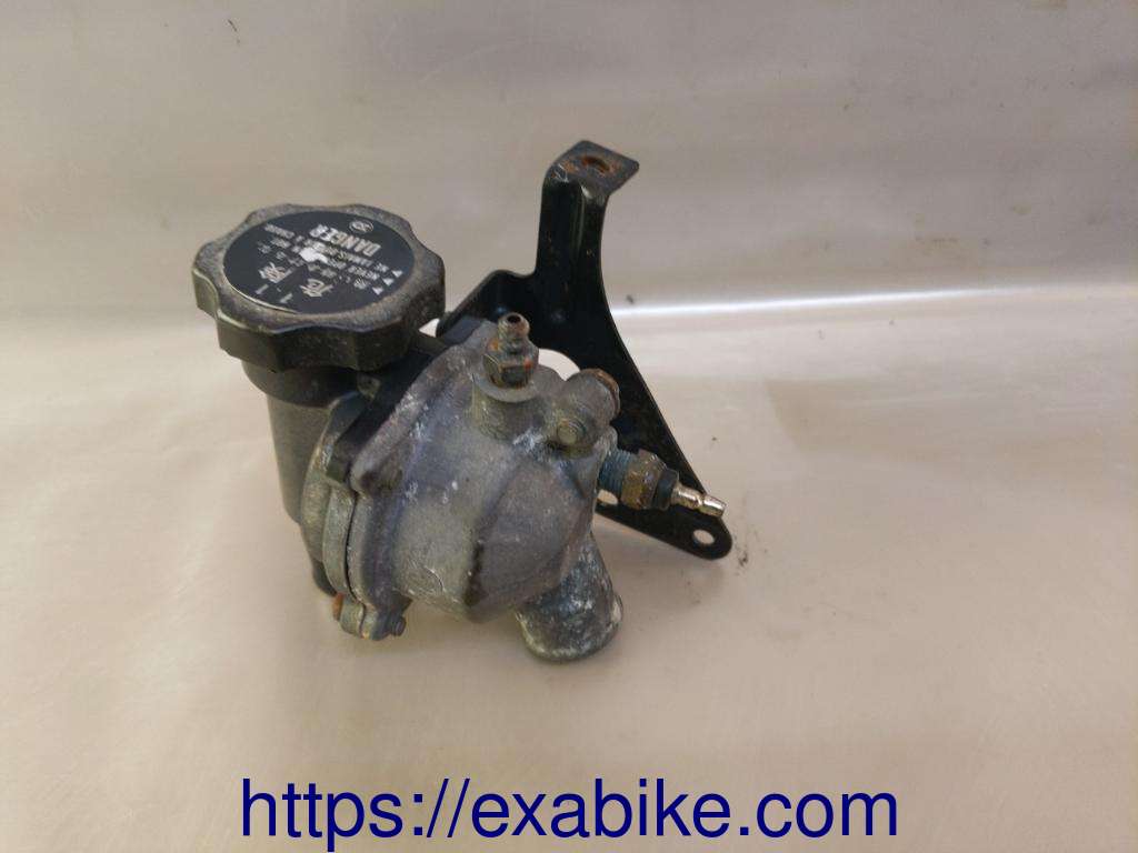 thermostat case Kawasaki ZZR 600 - photo 2