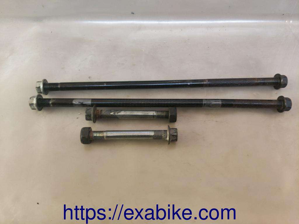 engine bolts Kawasaki ZZR 600 - photo 1