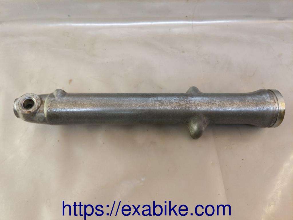 lower fork case, right Suzuki GSX 400 - photo 1