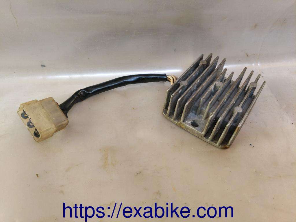 regulateur Yamaha RDLC 350 - photo 1