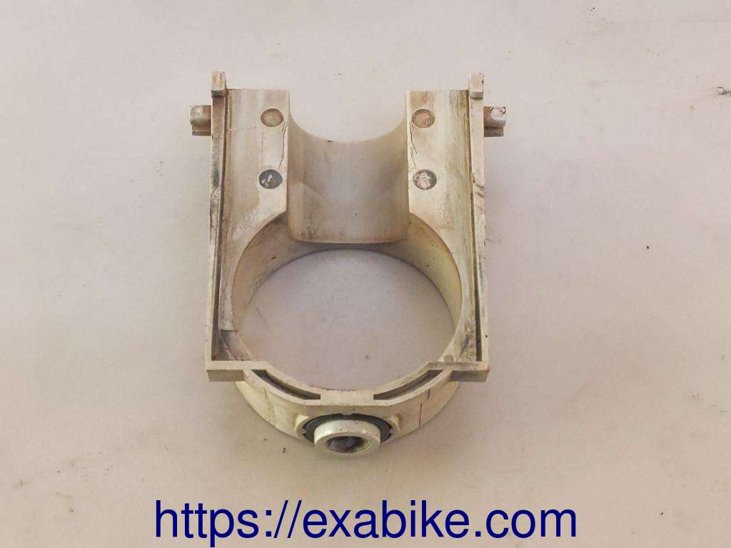 carburetor valve guid Yamaha YZF 750 - photo 1