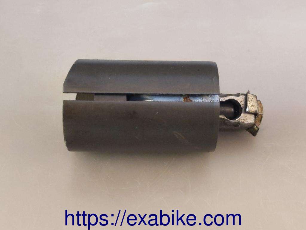 carburetor valve Honda CB550 Four - photo 2
