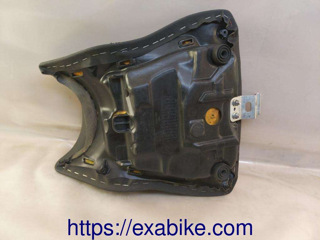 seat, front Kawasaki ER-6 - photo 3