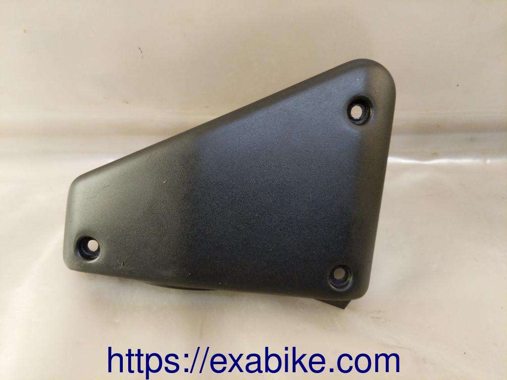 cowl, right Yamaha FZS 600 Fazer - photo 1