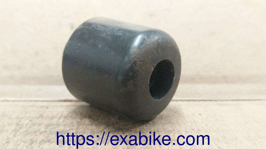 handlebar end Yamaha FZS 600 Fazer - photo 1