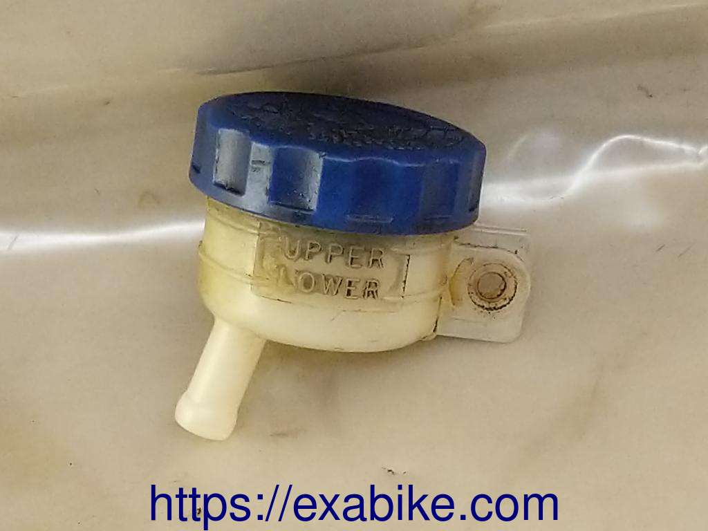 bocal de liquide de frein Kawasaki ZZR 600 - photo 1