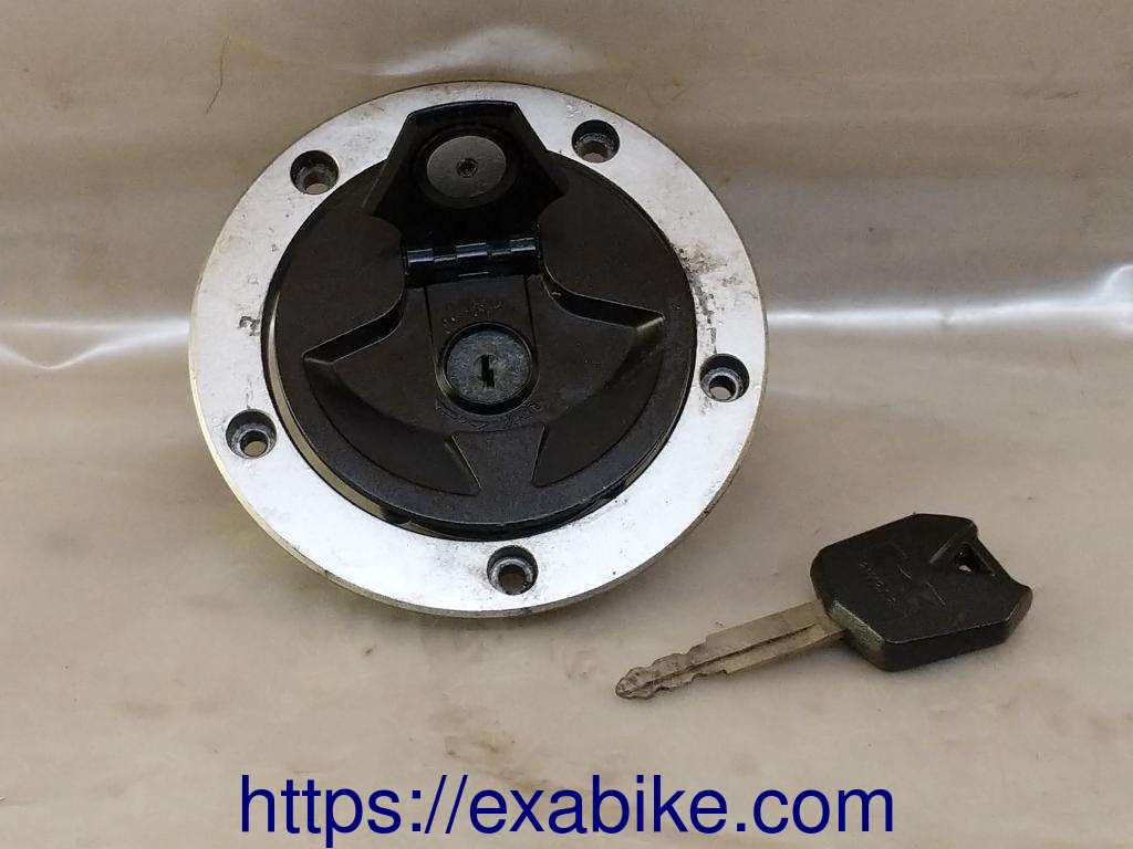 fuel tank cap Kawasaki ER-6 - photo 1