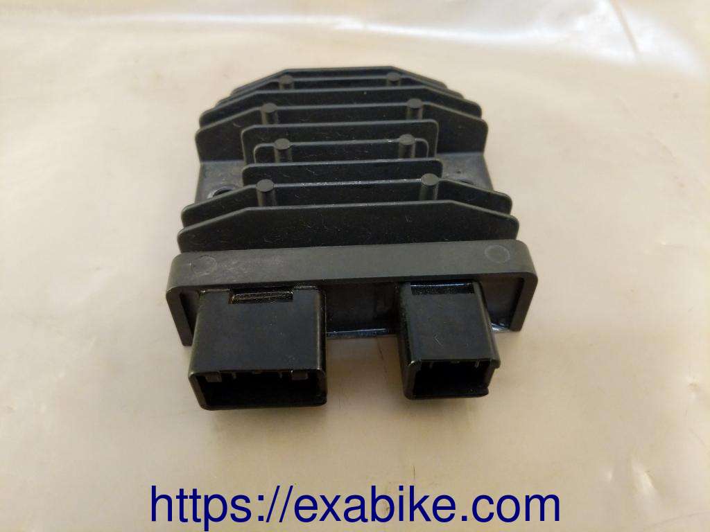 voltage regulator Honda CBR1000RR - photo 1