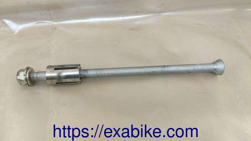 engine bolt Honda CBR1000RR - photo 1
