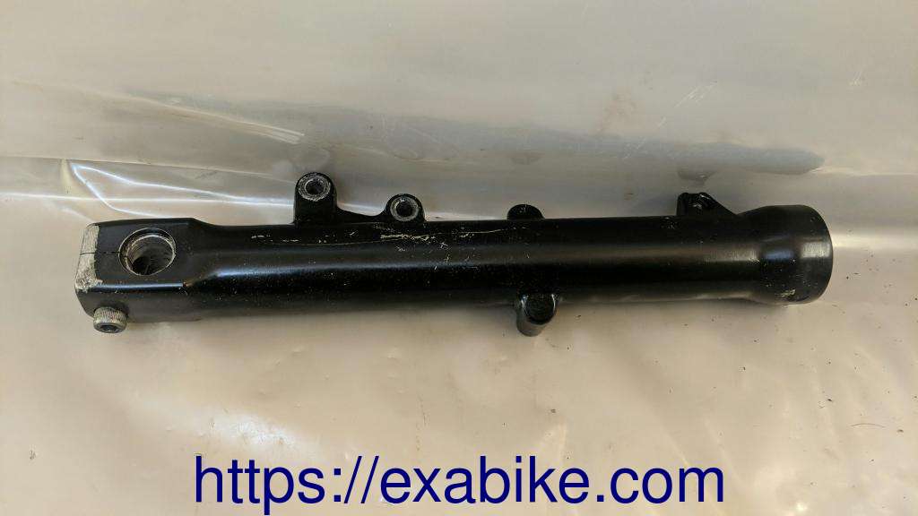 lower fork case, right Kawasaki GTR 1000 - photo 1