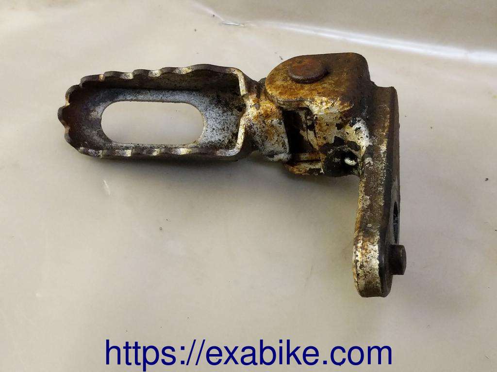footrest, front left Yamaha XT 200 - photo 1