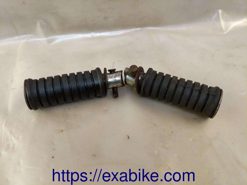 footrests, rear Yamaha XT 200 - photo 1