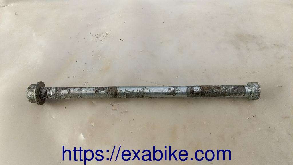 swingarm axle Yamaha XT 200 - photo 1