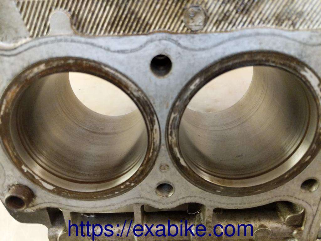 bloc cylindres nu Yamaha FJ 1100 - photo 4