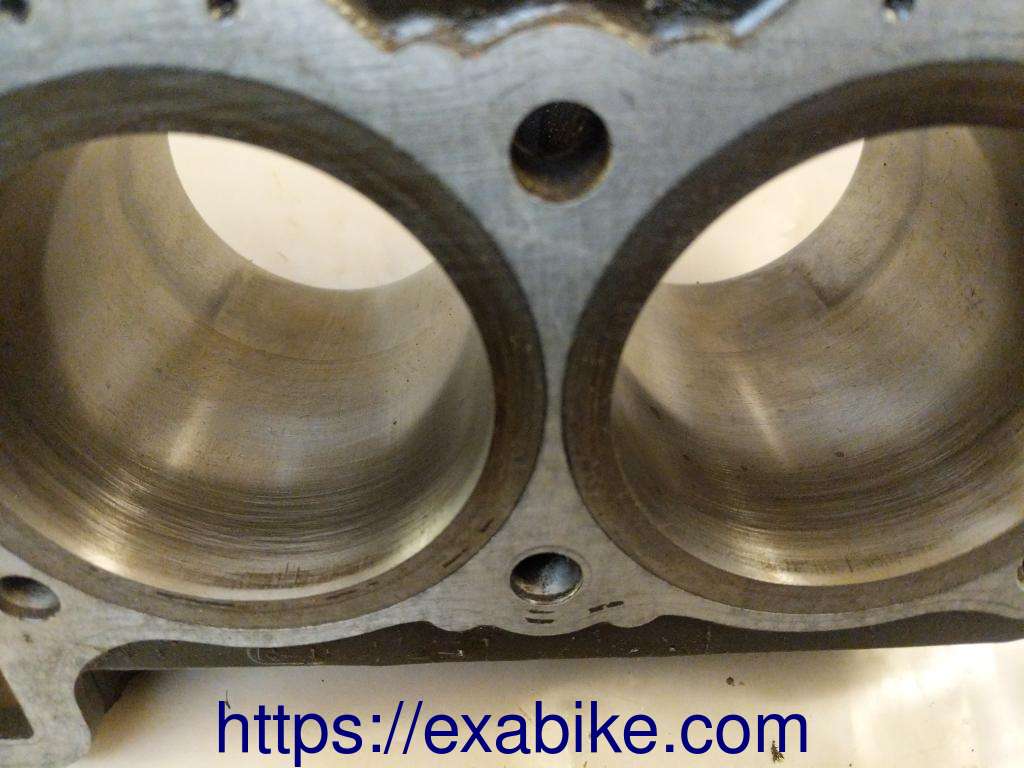 bloc cylindres Suzuki GSXR 1100 - photo 3